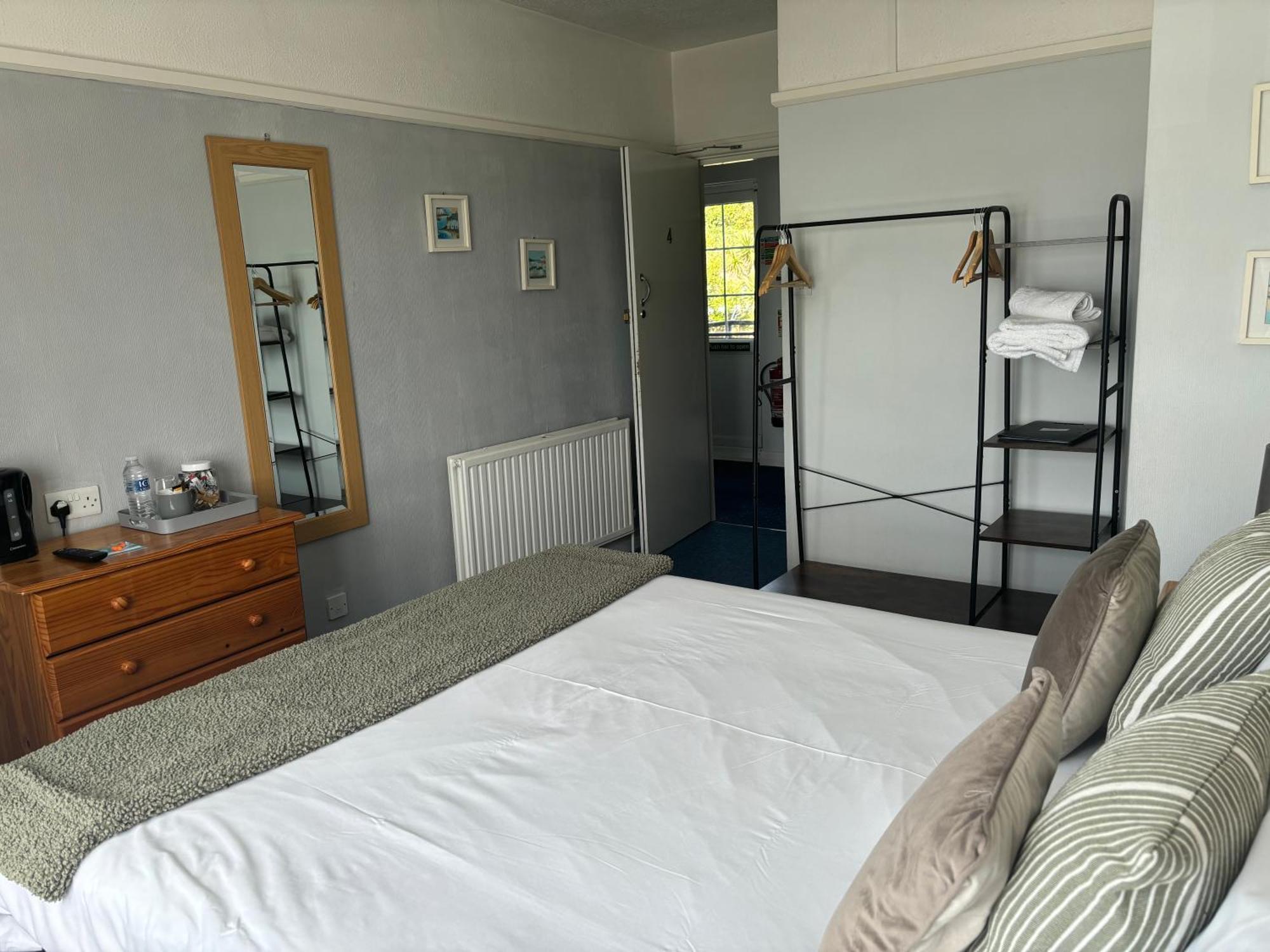 The Yacht Inn Penzance Bagian luar foto
