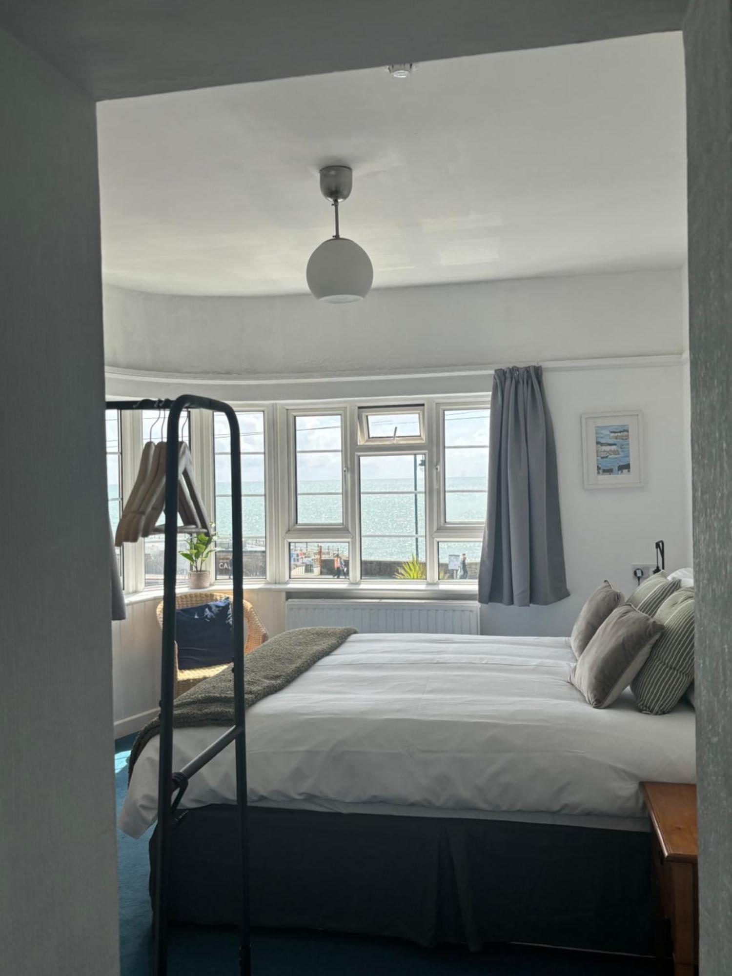 The Yacht Inn Penzance Bagian luar foto