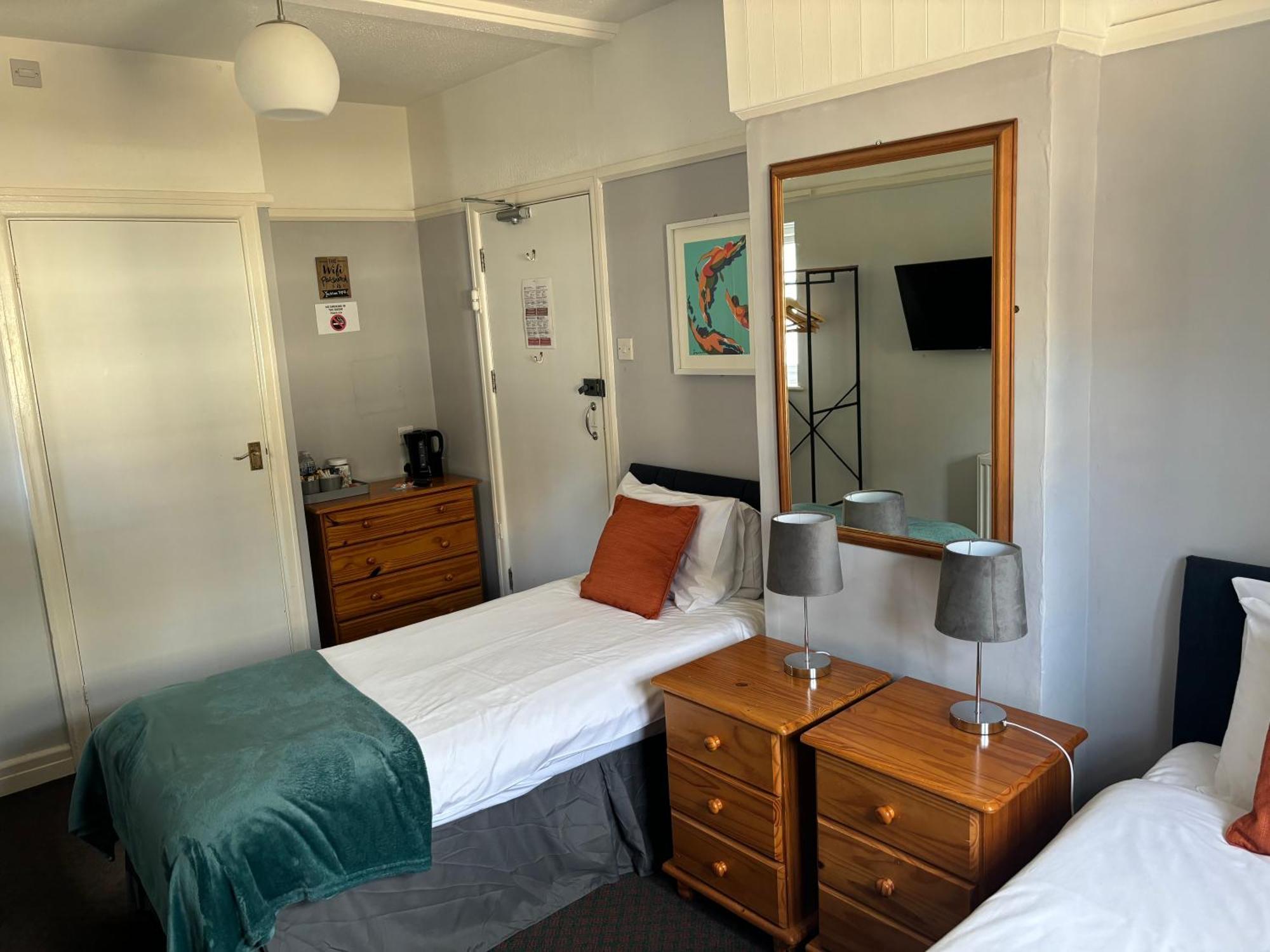 The Yacht Inn Penzance Bagian luar foto