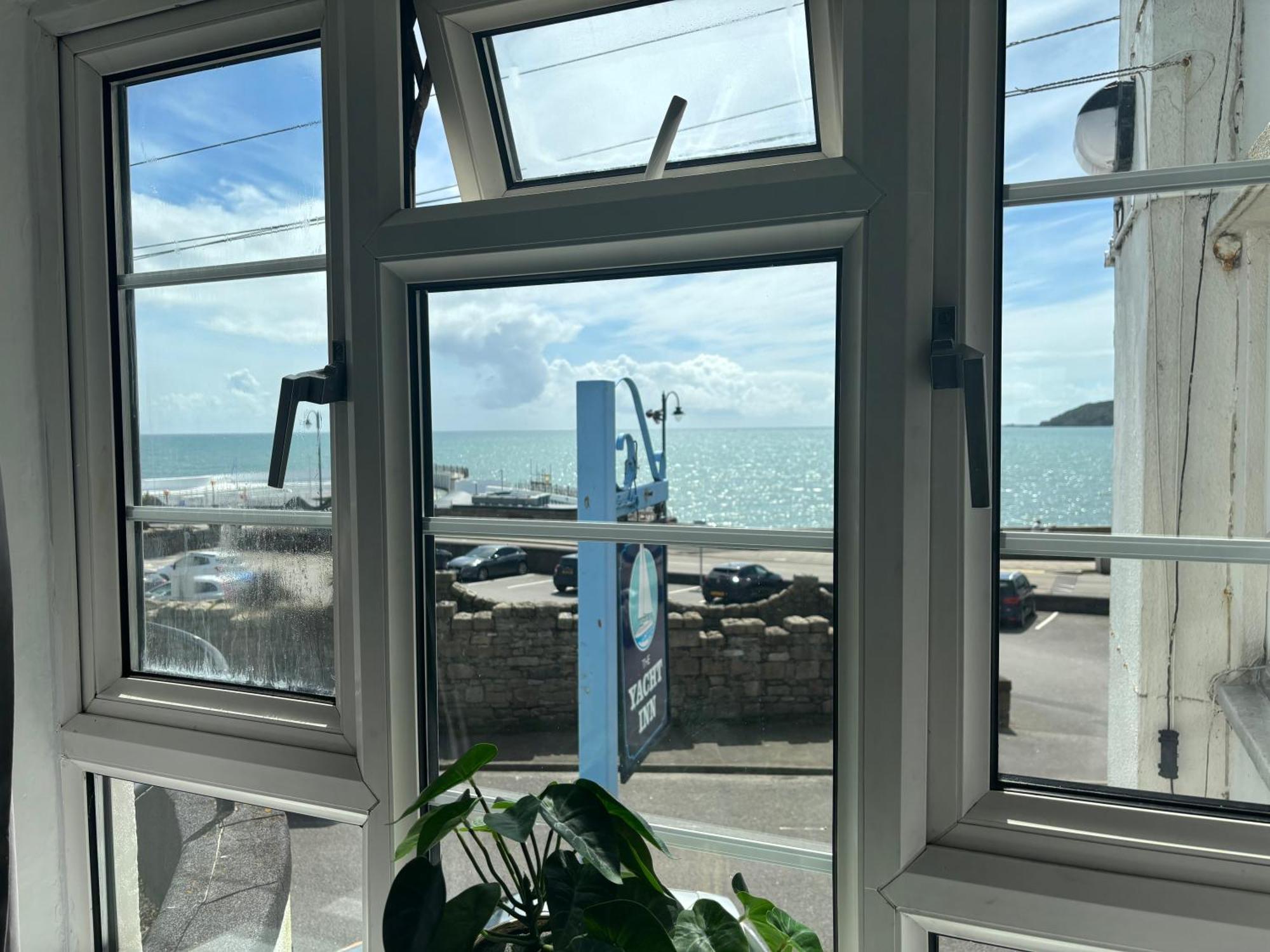 The Yacht Inn Penzance Bagian luar foto