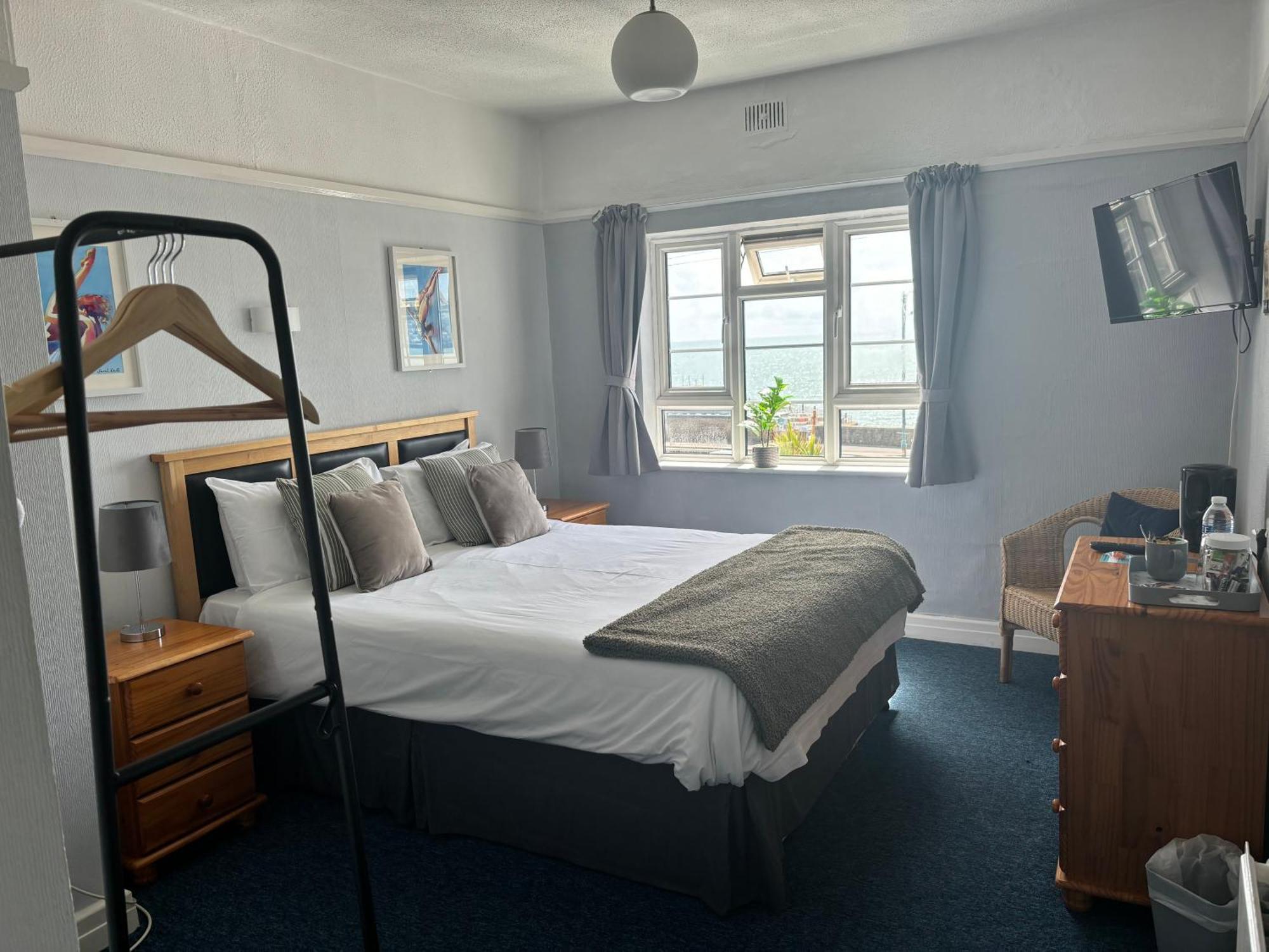 The Yacht Inn Penzance Bagian luar foto