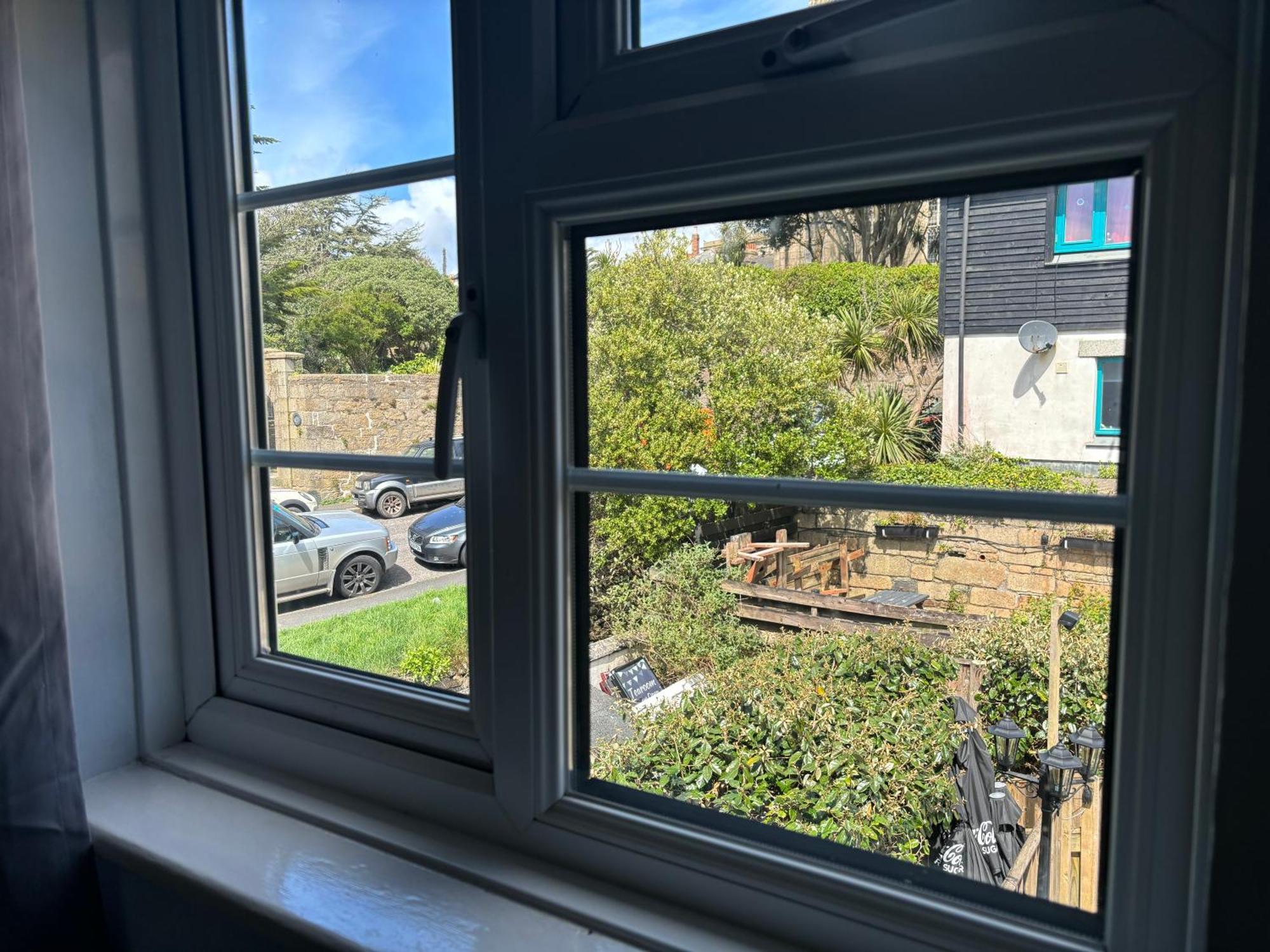 The Yacht Inn Penzance Bagian luar foto