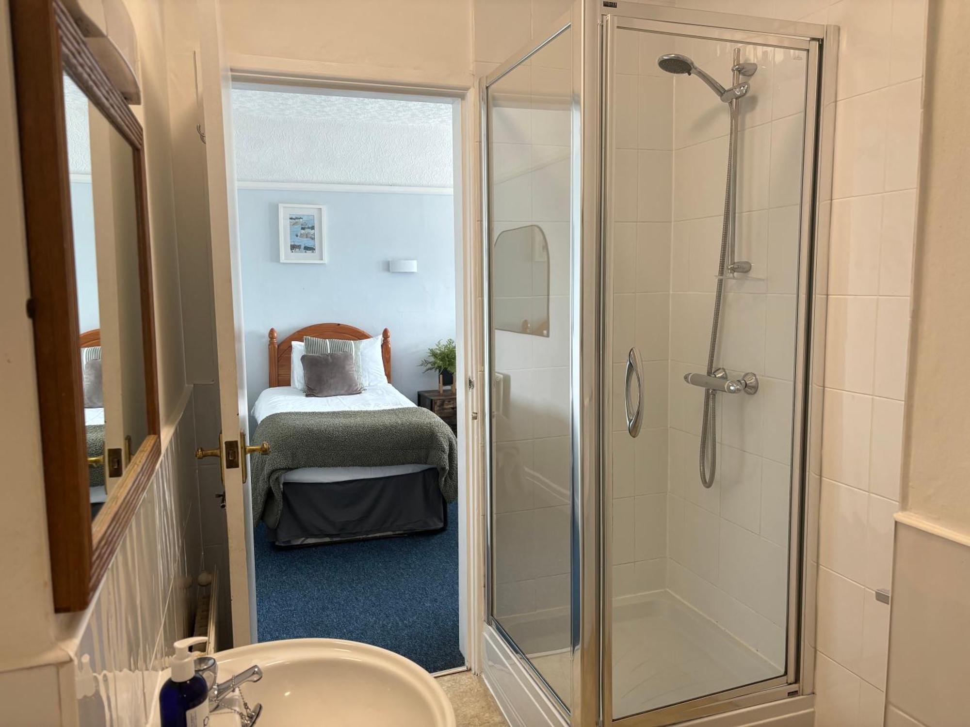 The Yacht Inn Penzance Bagian luar foto